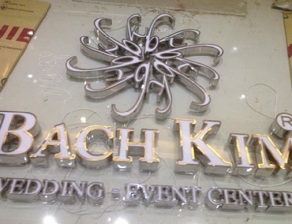 Làm bảng hiệu chữ nổi inox TPHCM